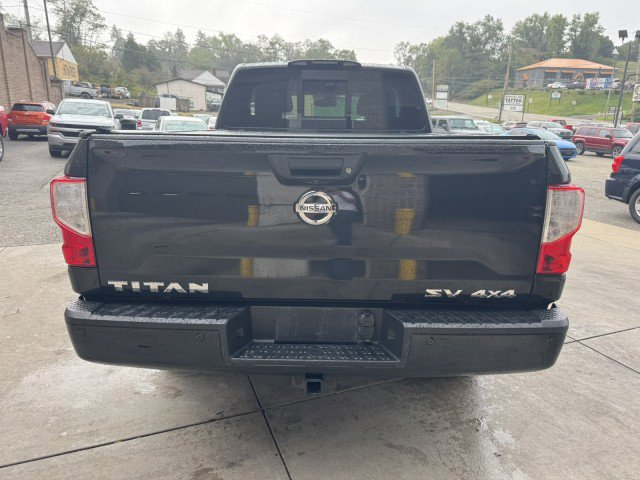 Used 2019 Nissan Titan SV w/ SV Convenience Package image 4