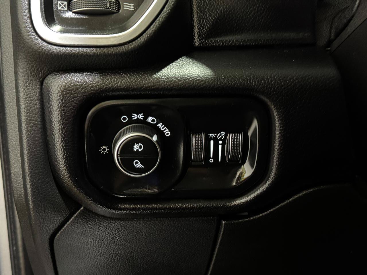 Used 2022 RAM 3500 Laramie AWD/4WD image 27