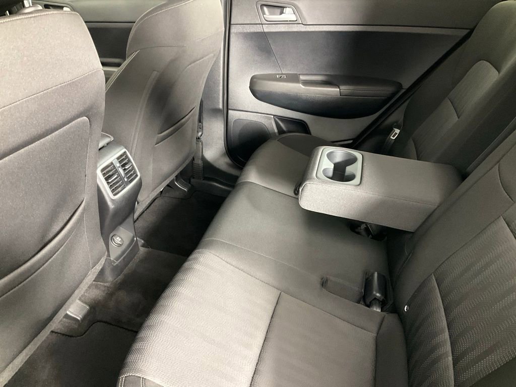 Used 2020 Kia Sportage LX image 11