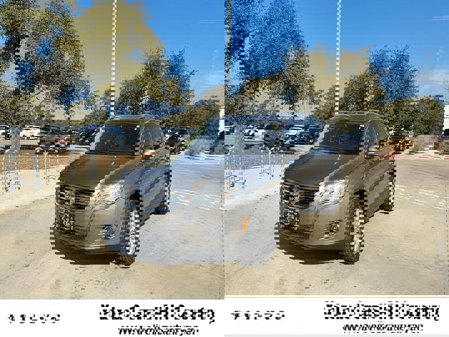 Used 2011 Volkswagen Tiguan SE