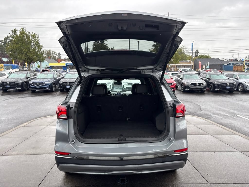 Used 2023 Chevrolet Equinox RS w/ RS Leather Package AWD/4WD image 8