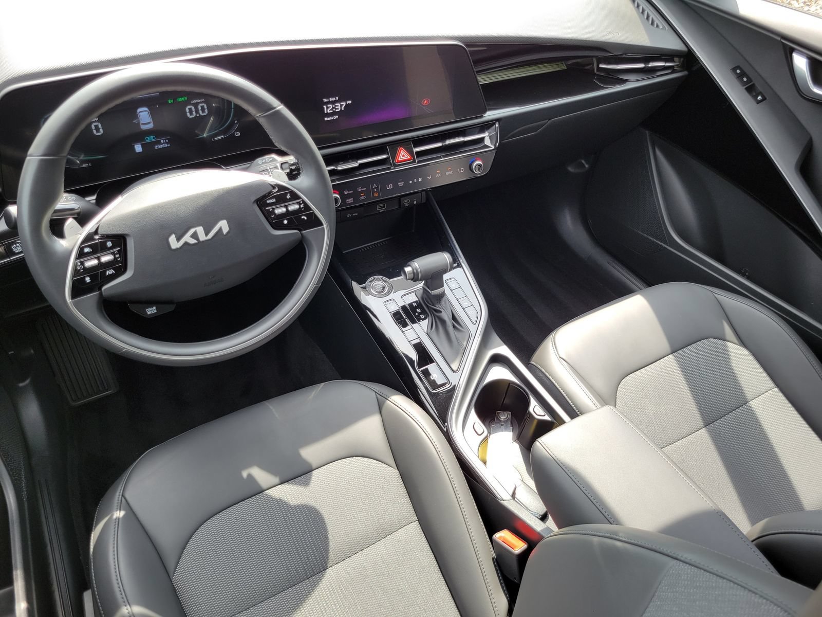 Certified 2024 Kia Niro EX FWD image 27