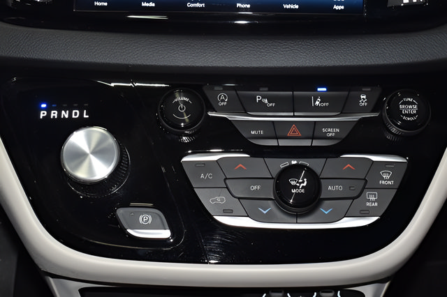 Certified 2024 Chrysler Pacifica Touring-L FWD image 28