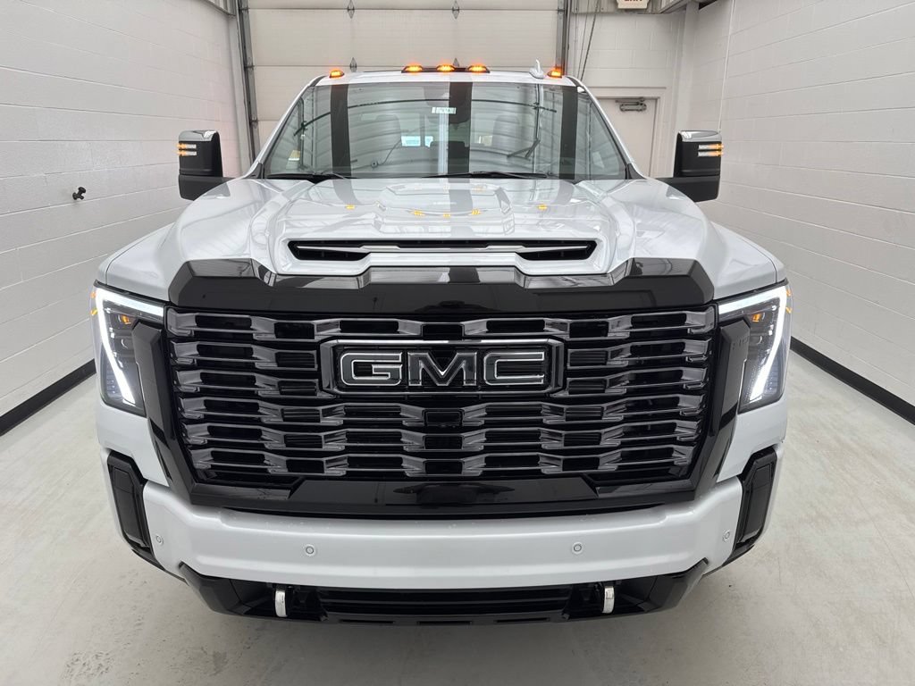 New 2026 GMC Sierra 3500 Denali Ultimate AWD/4WD image 2