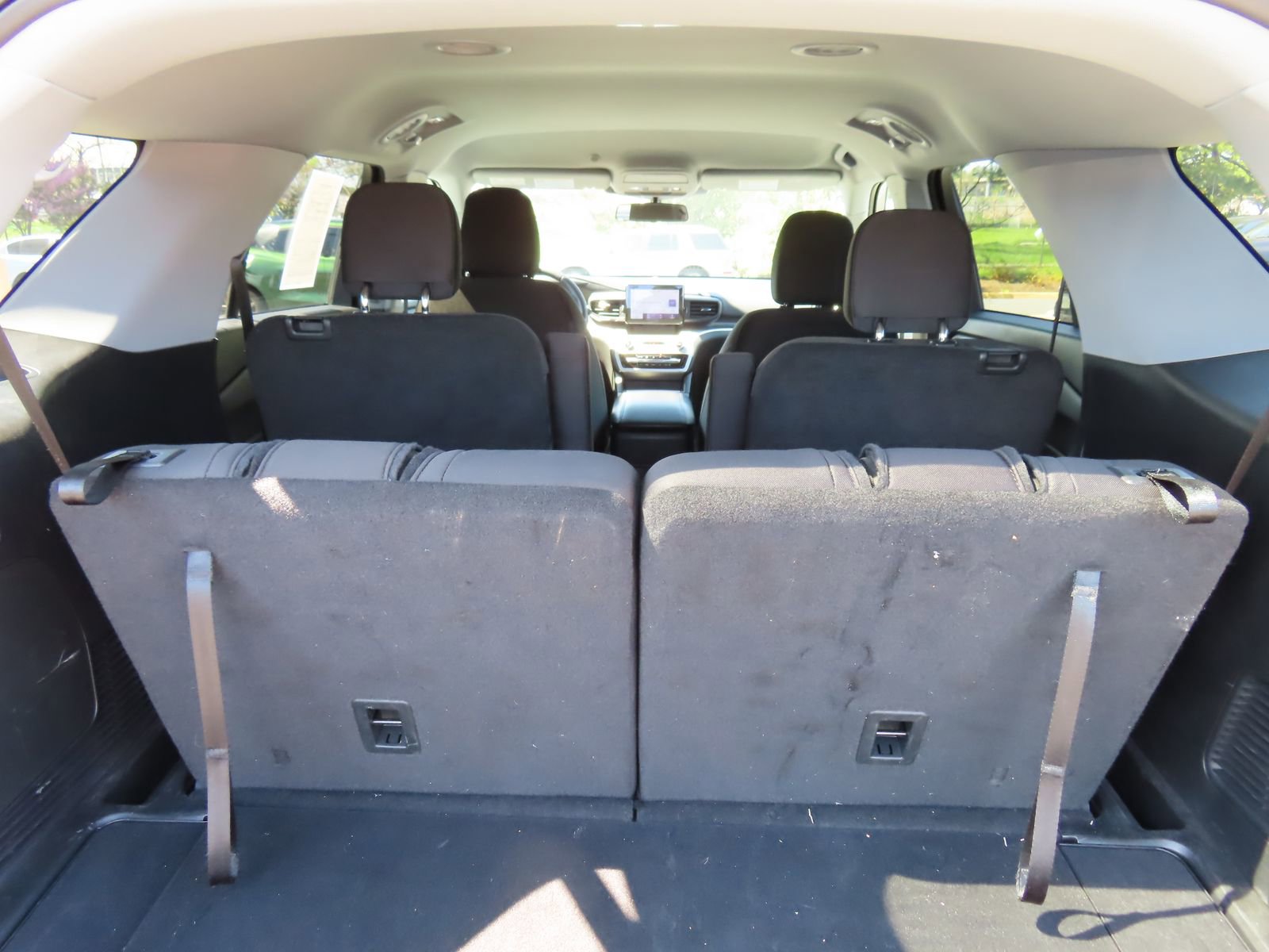 Used 2022 Ford Explorer XLT image 34