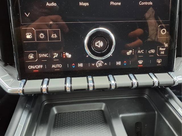 Used 2025 GMC Acadia Elevation image 9