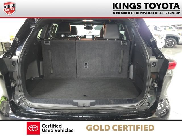 Certified 2024 Toyota Highlander XSE AWD/4WD image 12
