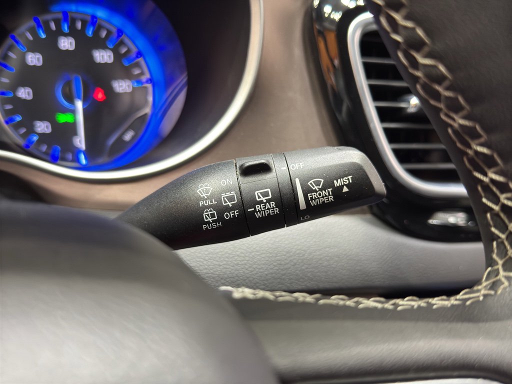 Used 2024 Chrysler Voyager LX image 27