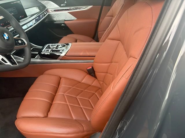 Used 2023 BMW 760i xDrive AWD/4WD image 5