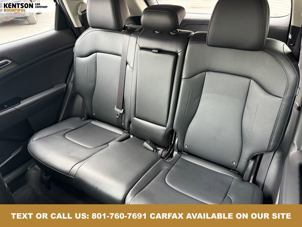 Used 2025 Kia Sportage EX image 32