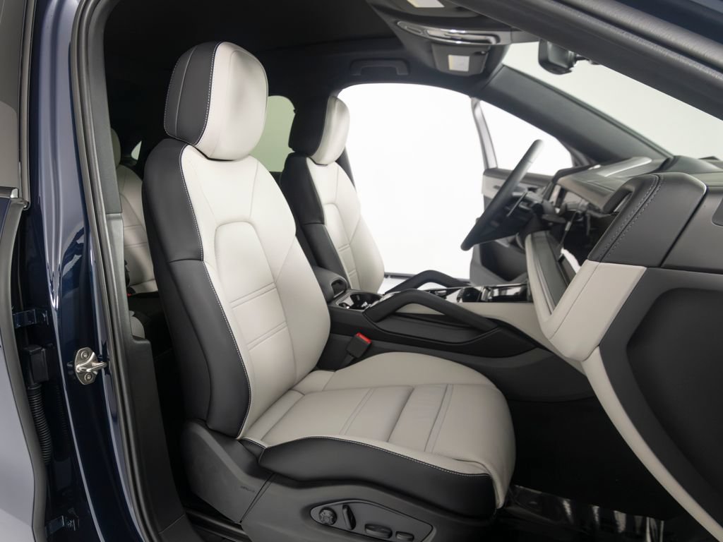 New 2026 Porsche Cayenne Coupe AWD/4WD image 37