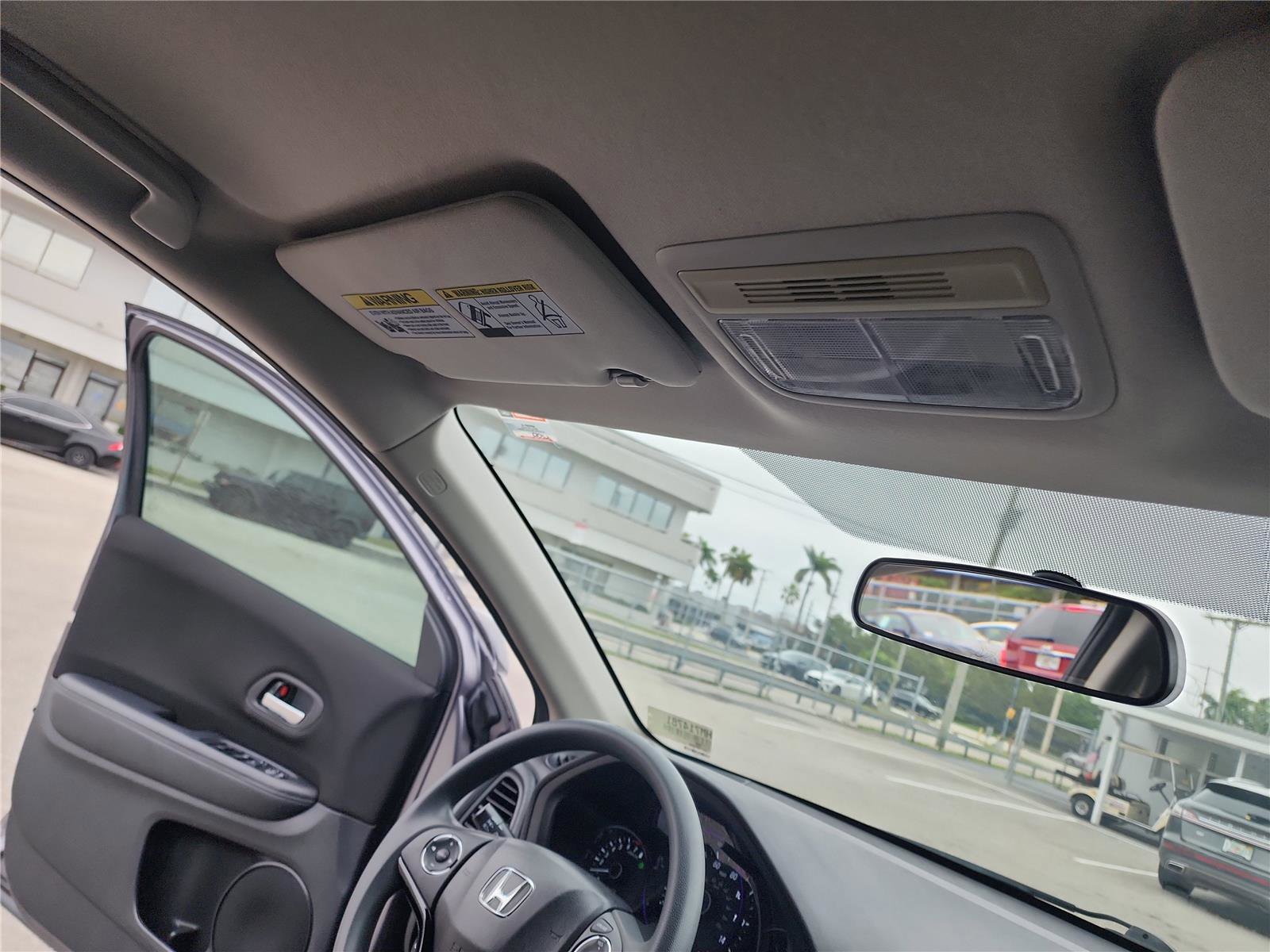 Used 2017 Honda HR-V LX image 32