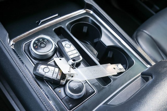Used 2024 Ford Expedition Max XLT image 23