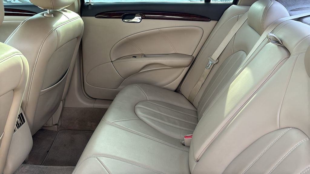 Used 2008 Buick Lucerne CXL w/ Driver Confidence Package image 28