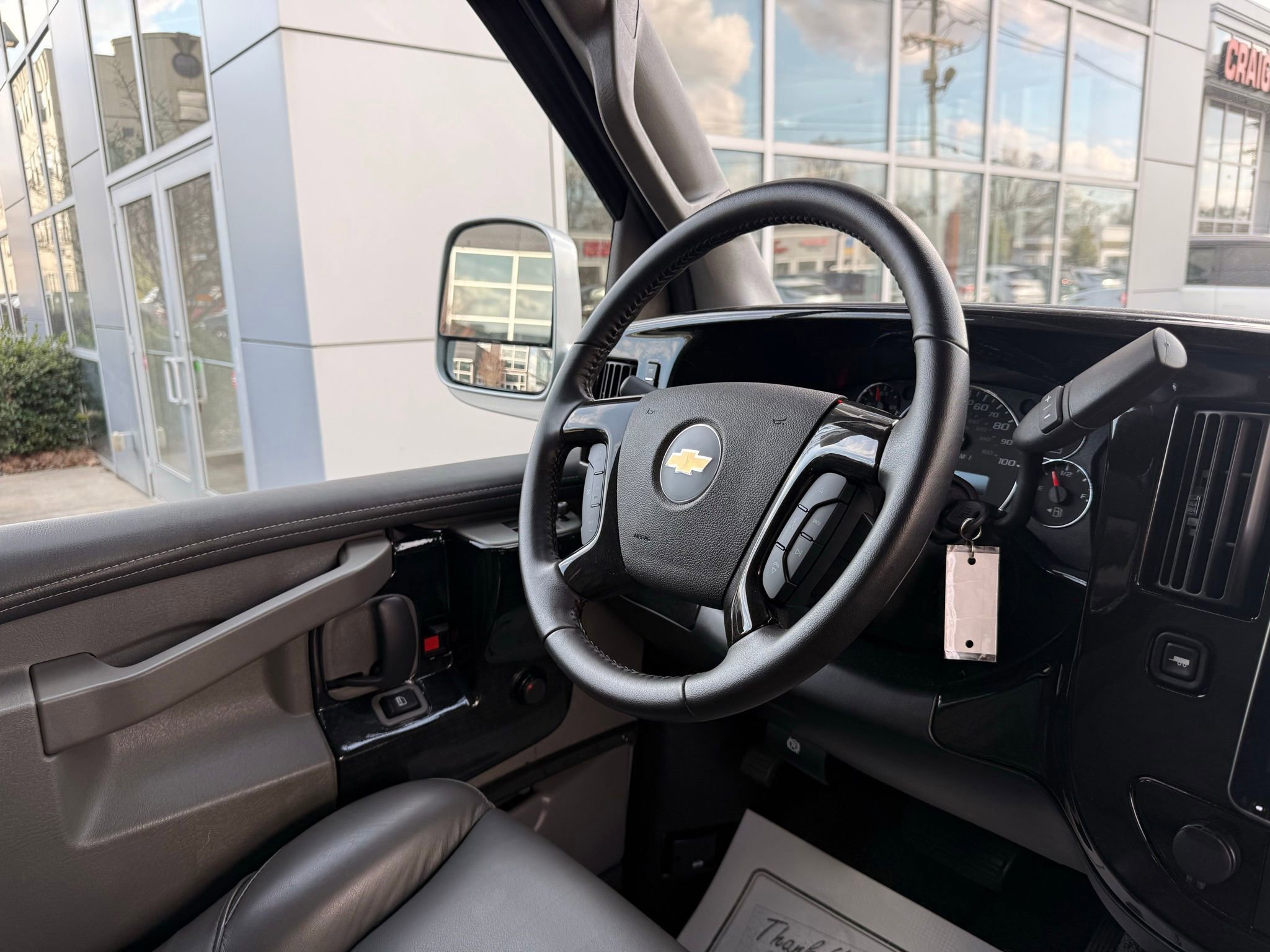 Used 2023 Chevrolet Express 2500 Extended image 27