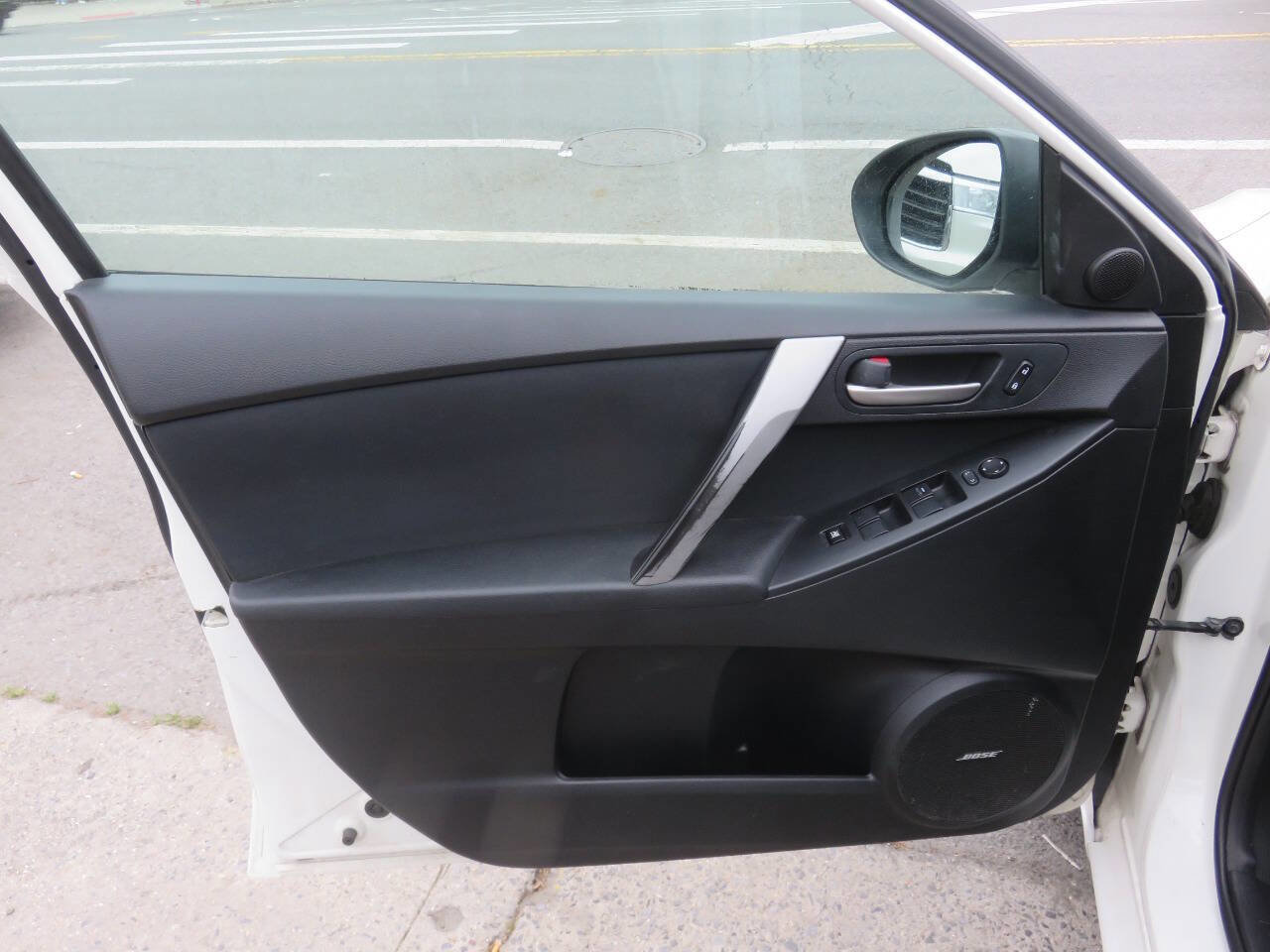 Used 2011 MAZDA MAZDA3 s Sport w/ Tech Pkg FWD image 23