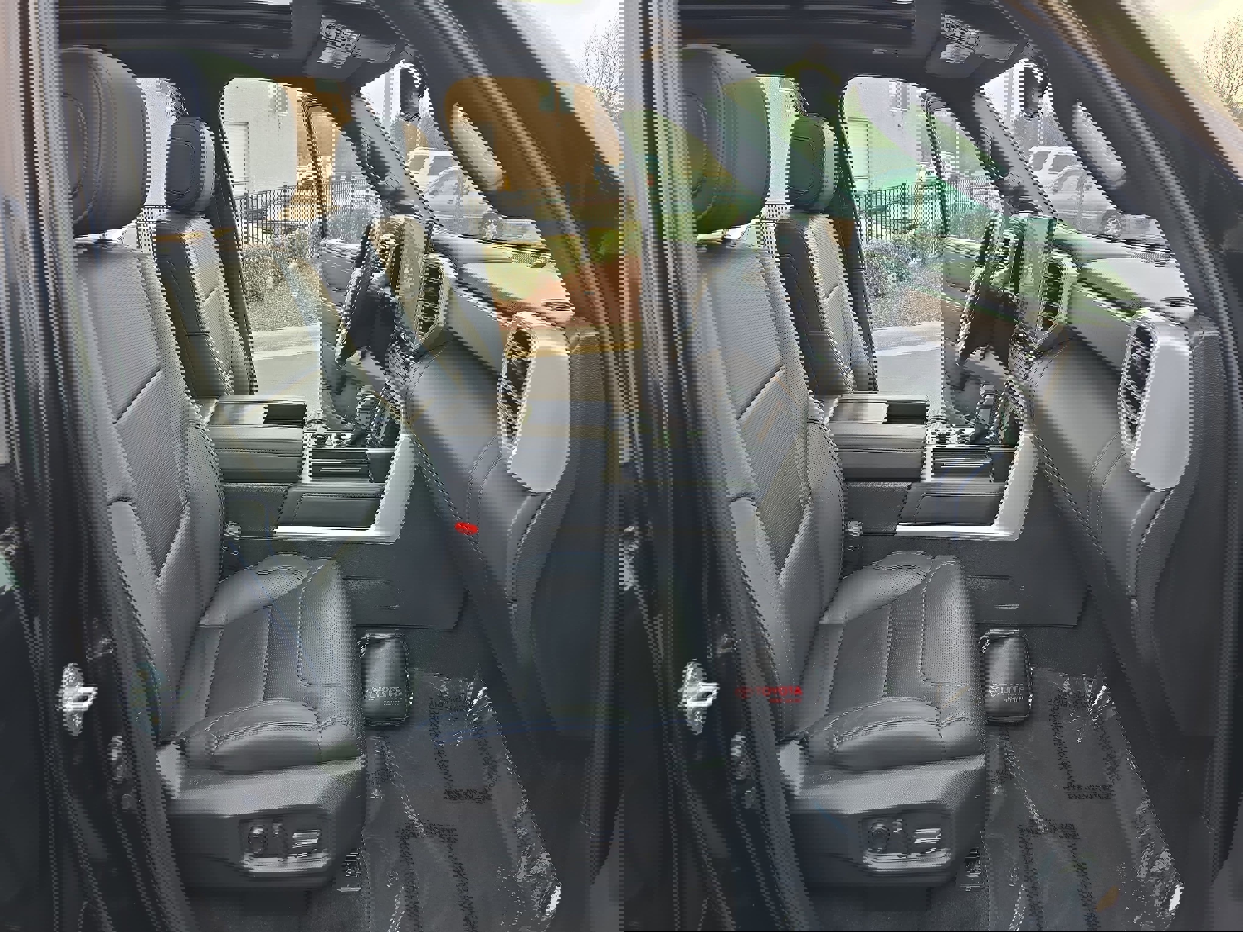 Used 2023 Toyota Tundra Platinum w/ Advanced Package image 10