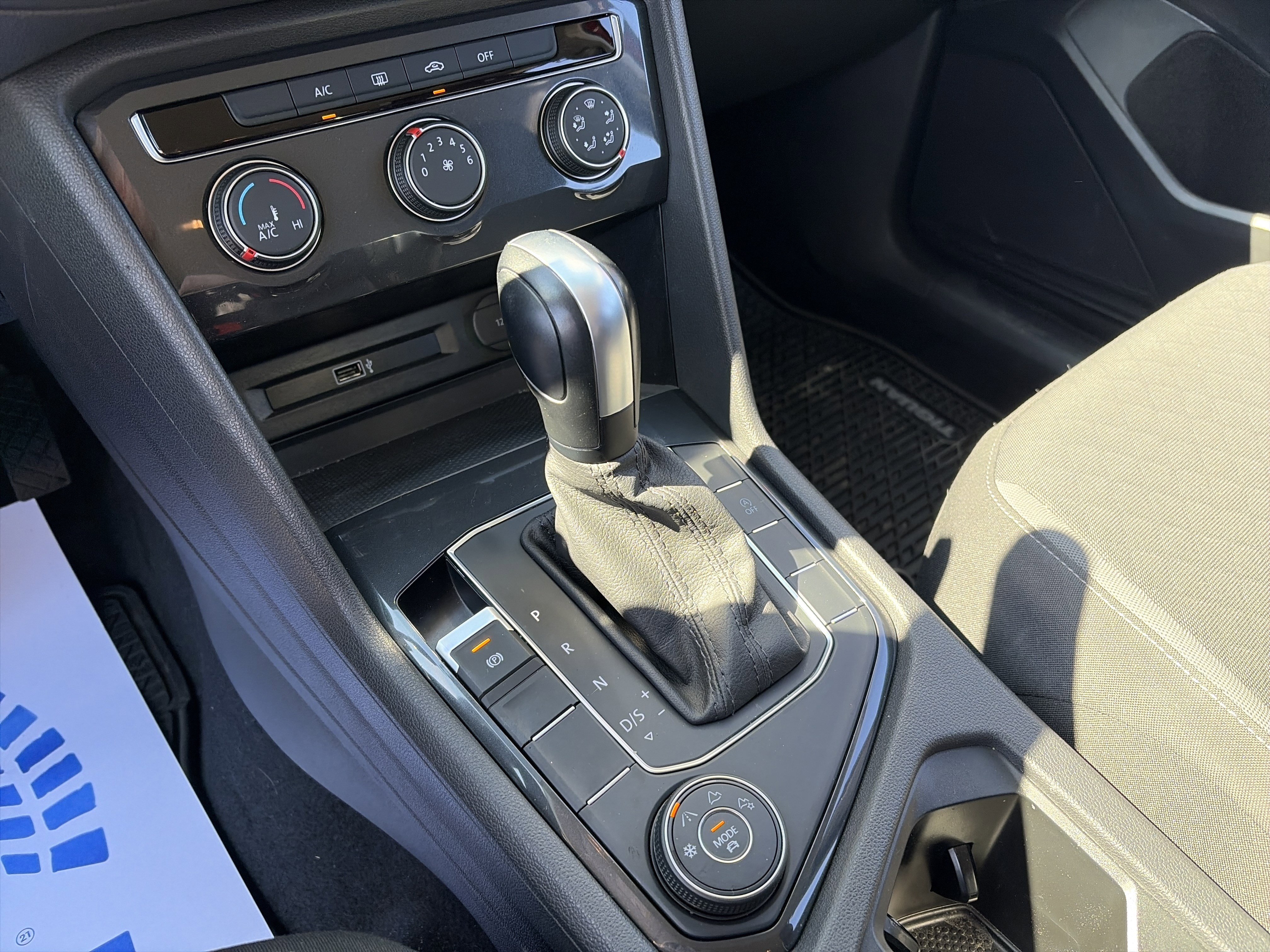 Used 2019 Volkswagen Tiguan S w/ 3rd Row Seat Package image 39