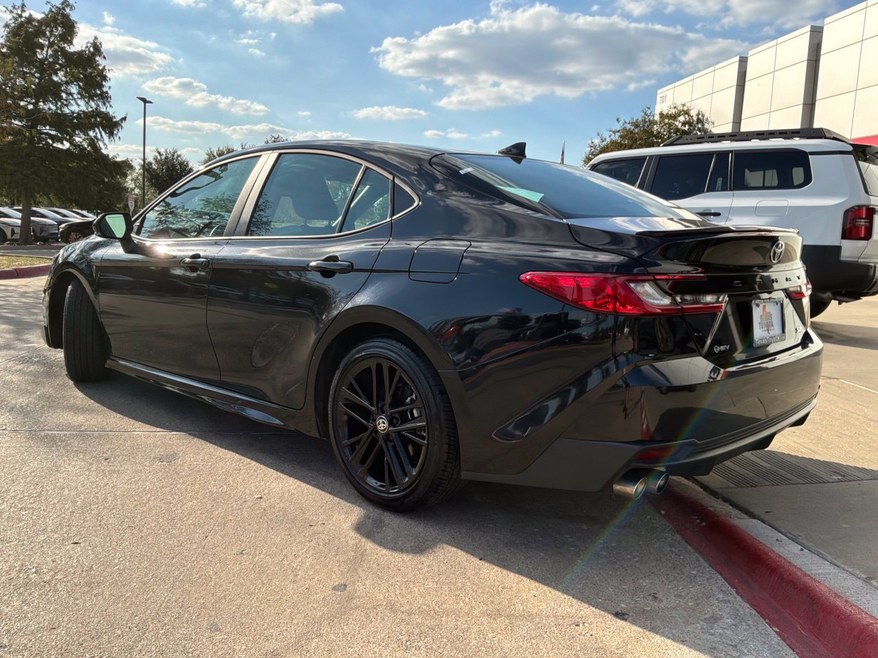 Used 2026 Toyota Camry SE FWD image 8