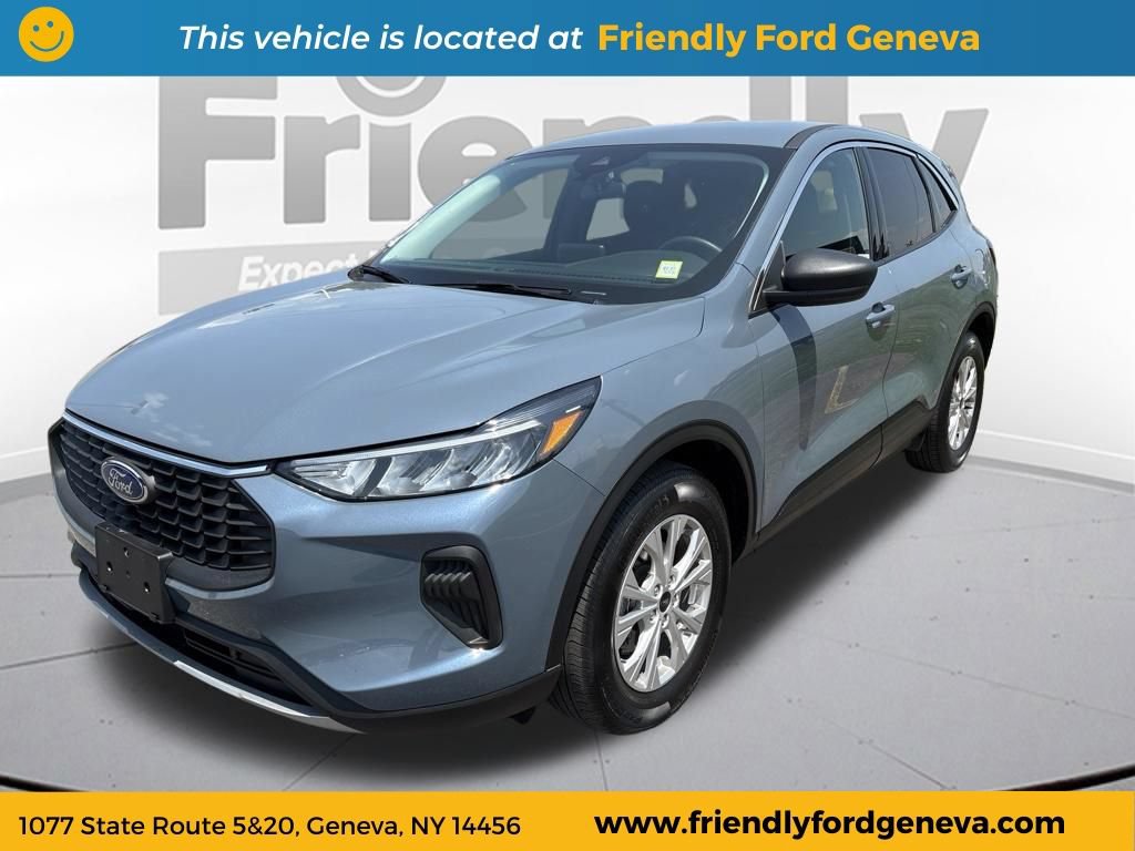 Used 2023 Ford Escape Active AWD/4WD image 2