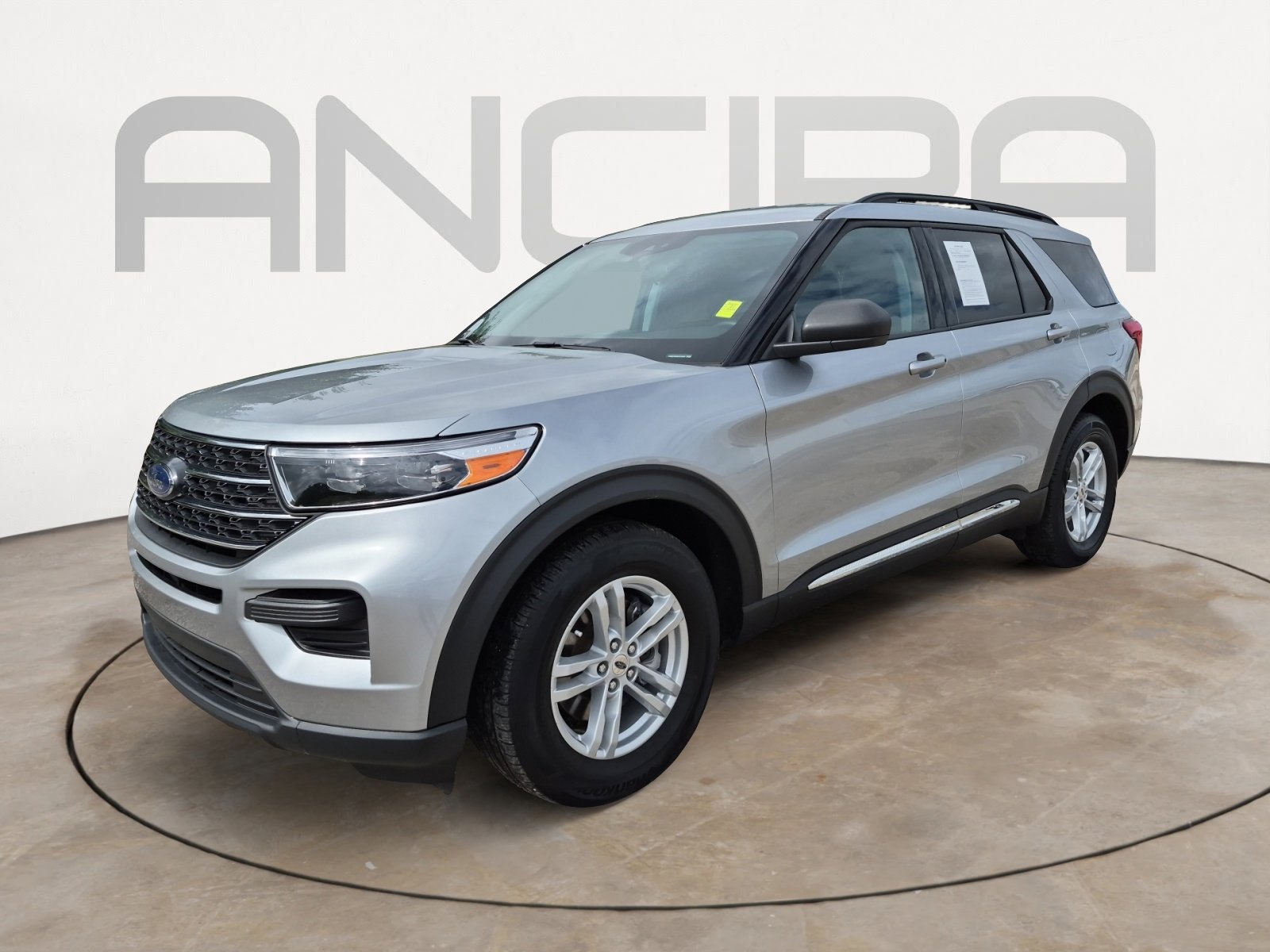 Used 2024 Ford Explorer XLT image 6