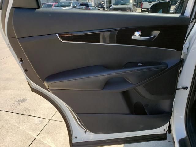 Used 2019 Kia Sorento LX image 13