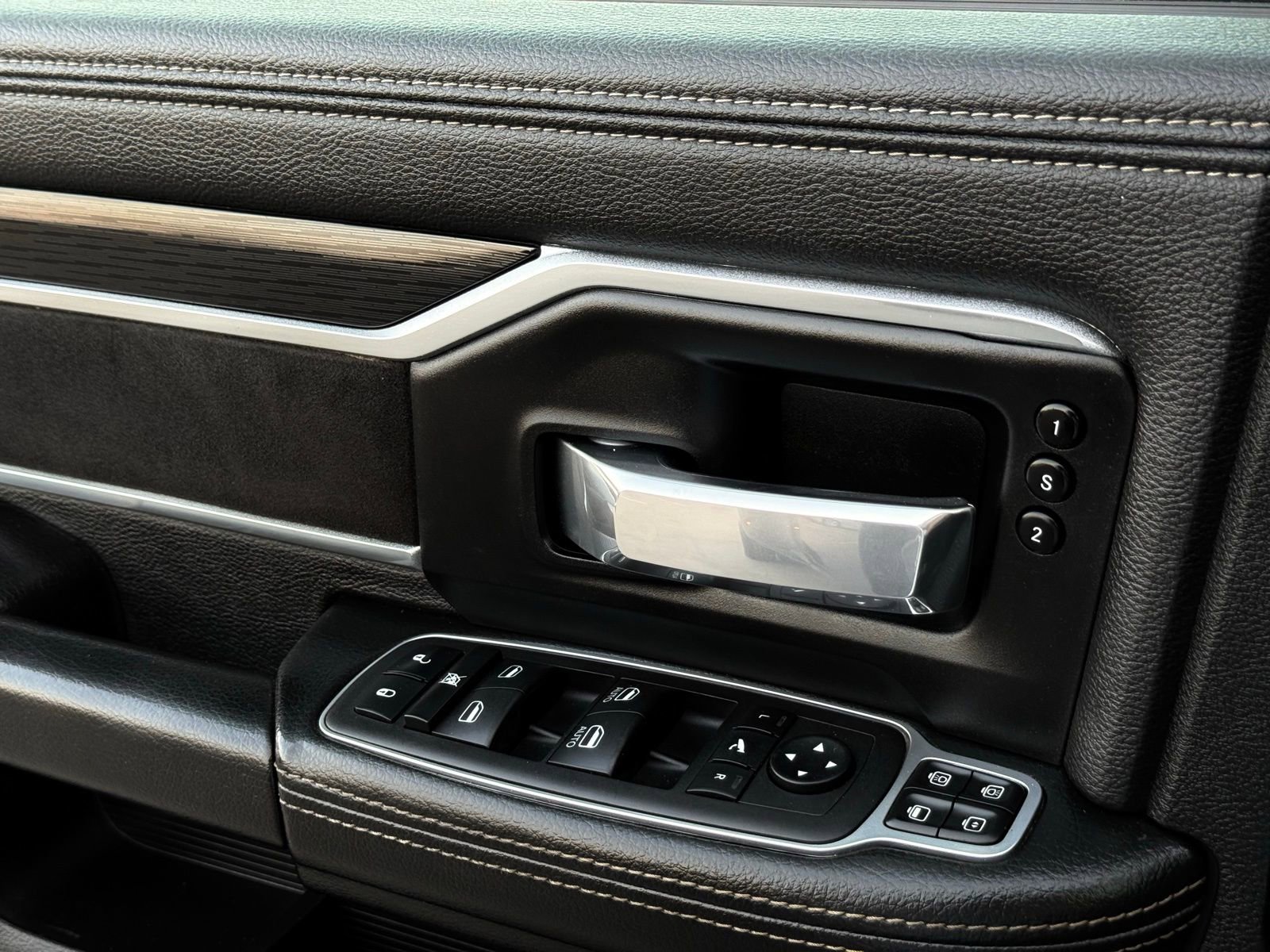 Used 2023 RAM 3500 Laramie image 24