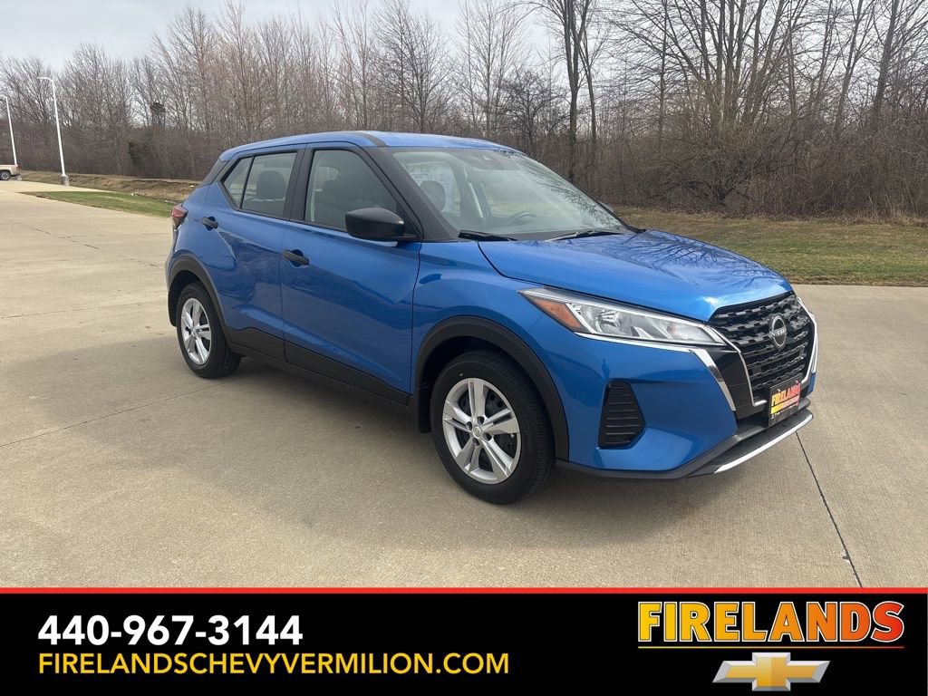 Used 2025 Nissan Kicks Play S image 12