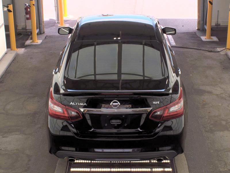 Used 2017 Nissan Altima 2.5 SR w/ Midnight Edition Package FWD image 4