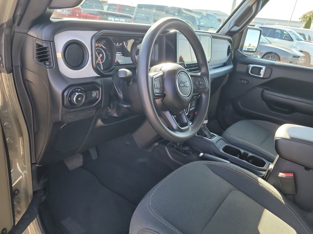 Used 2025 Jeep Wrangler Sport image 16