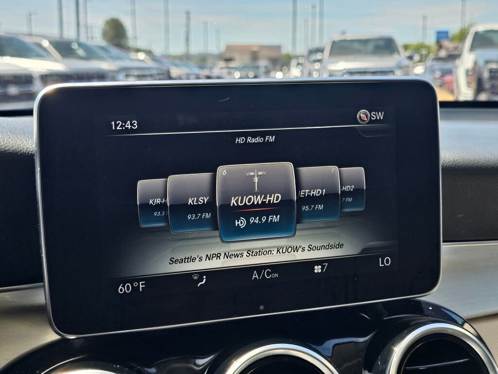Used 2017 Mercedes-Benz GLC 300 4MATIC image 22