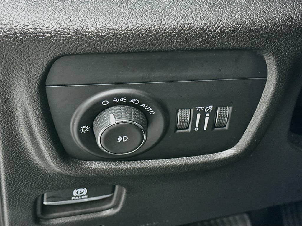 Certified 2024 Jeep Grand Cherokee Limited AWD/4WD image 17