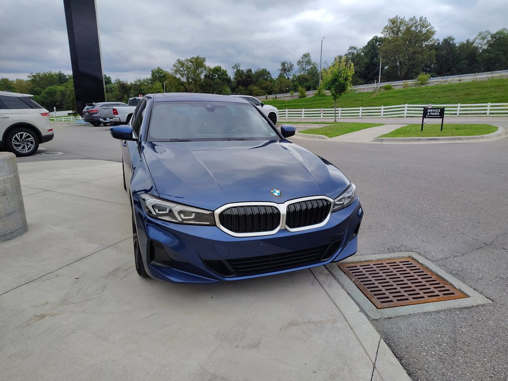 Used 2024 BMW 330i Sedan w/ Convenience Package RWD image 4