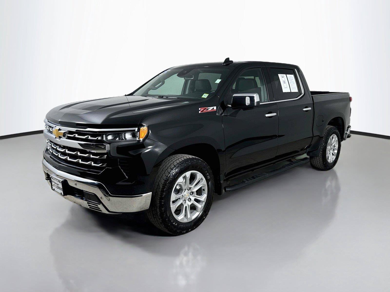 Used 2022 Chevrolet Silverado 1500 LTZ w/ LTZ Premium Package AWD/4WD image 9