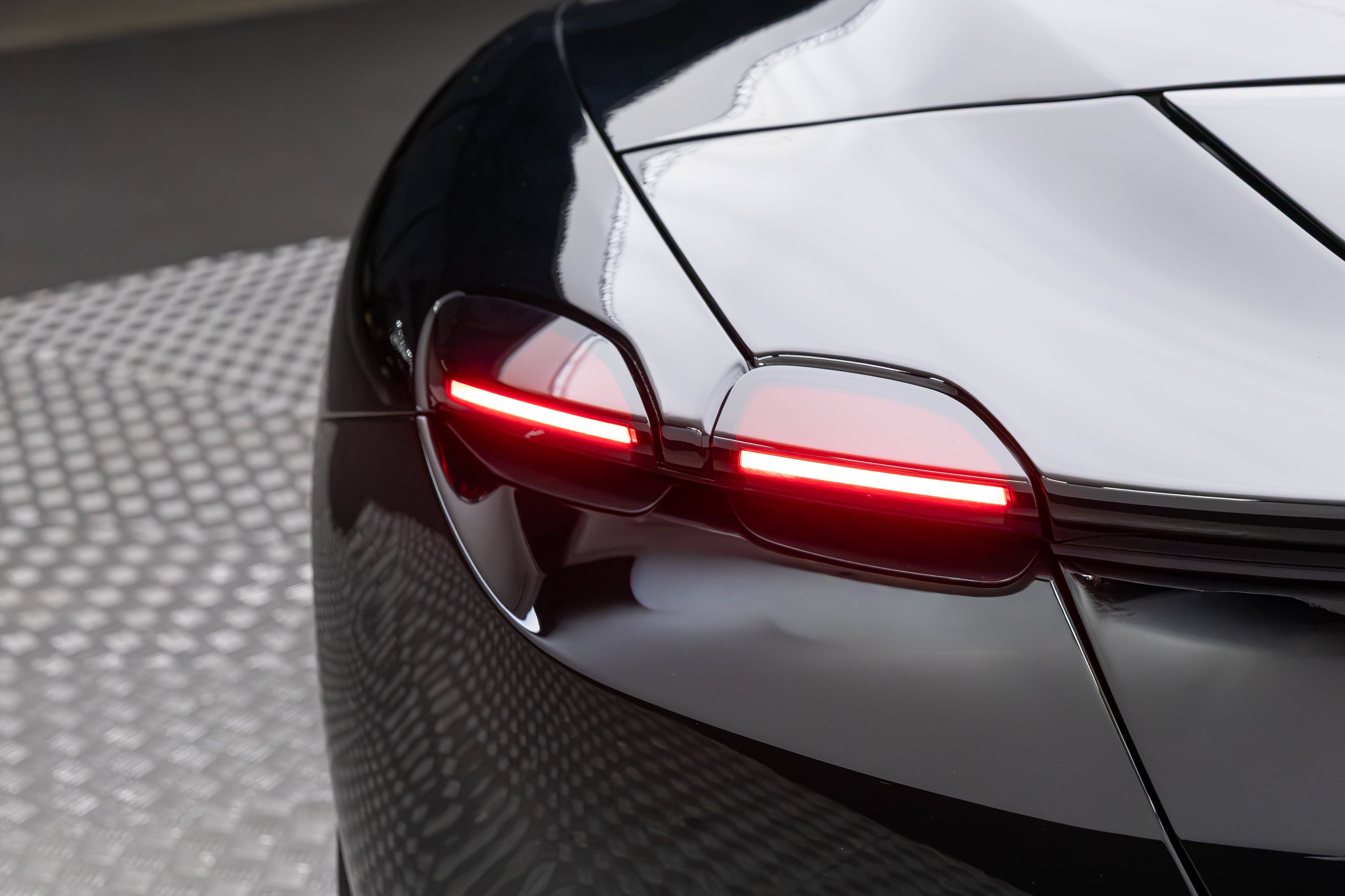 Certified 2025 Ferrari Roma Spider RWD image 58