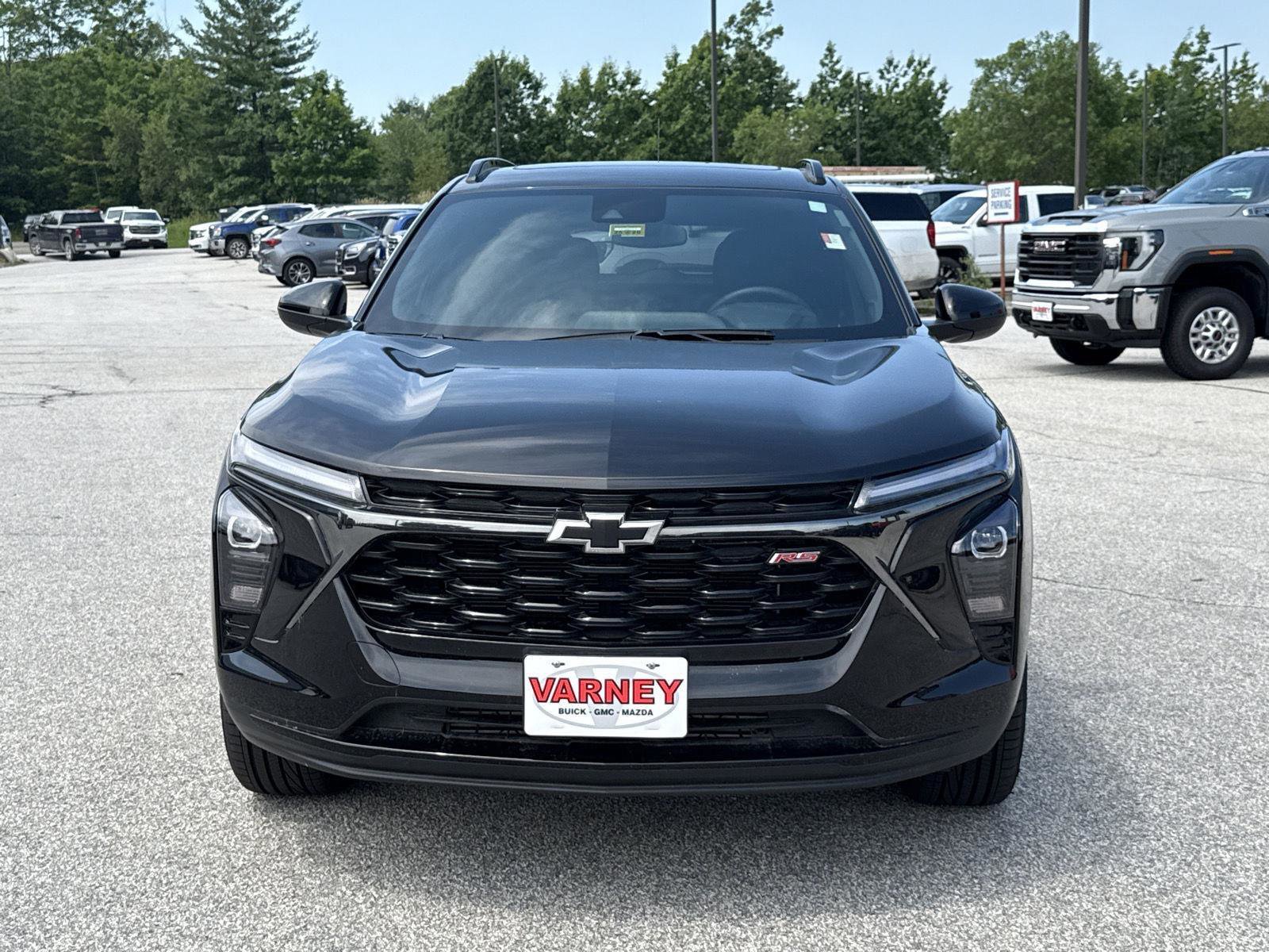 Used 2025 Chevrolet Trax RS w/ Sunroof Package image 2