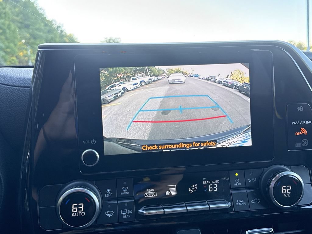 Used 2023 Toyota Highlander LE FWD image 23