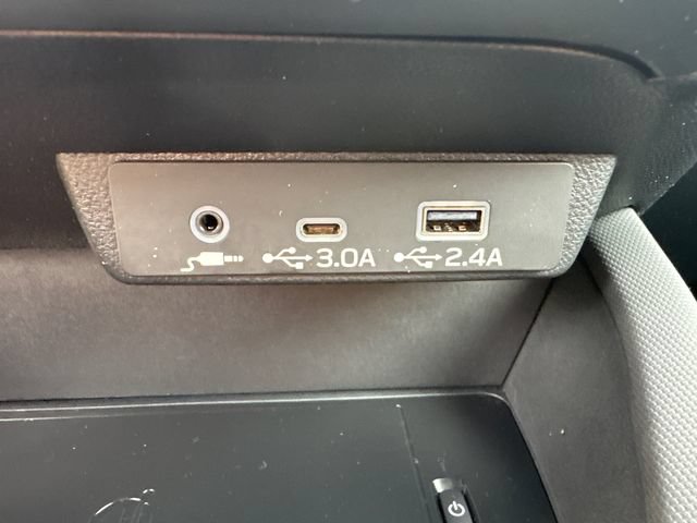 Used 2025 Subaru Forester Limited AWD/4WD image 36
