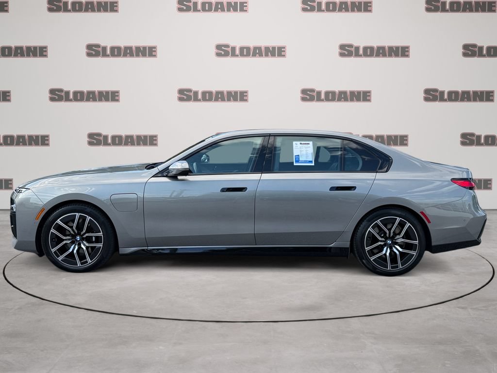 Used 2026 BMW 750e xDrive AWD/4WD image 2