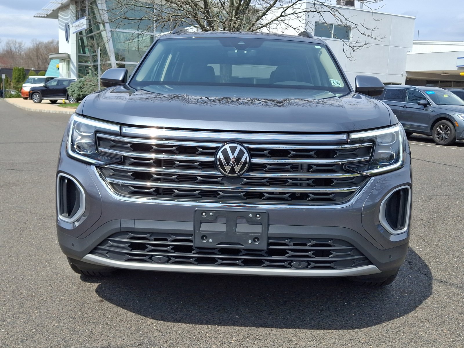 Certified 2024 Volkswagen Atlas SE image 2