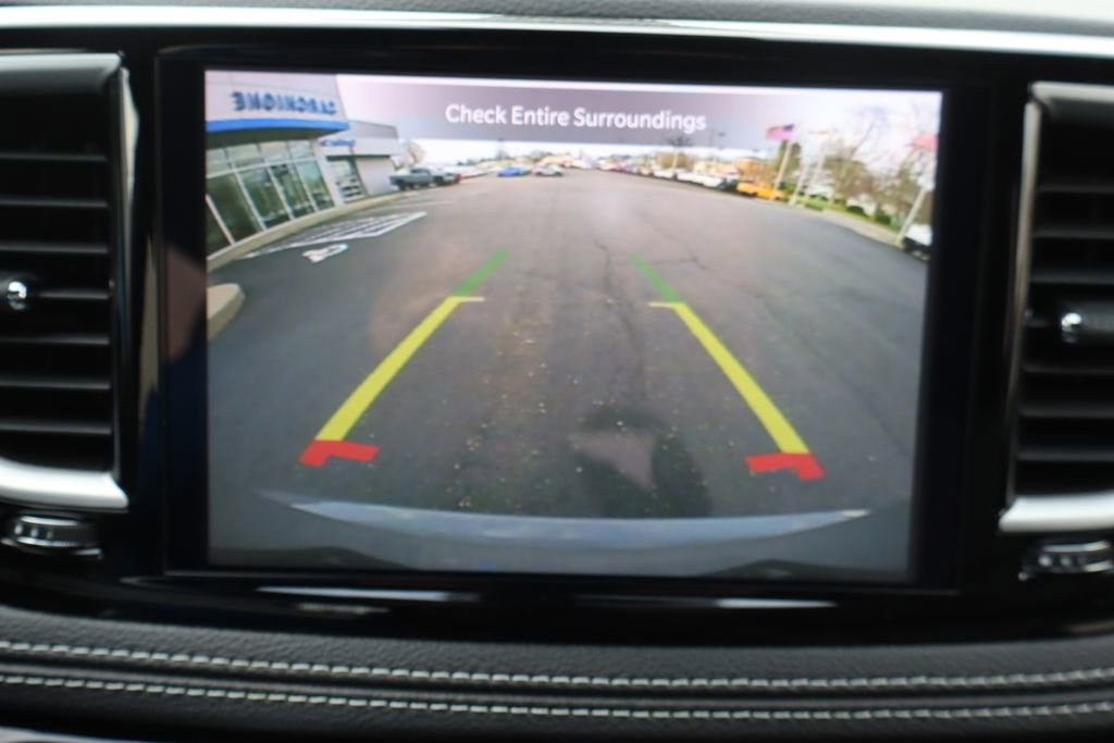 Used 2025 Chrysler Pacifica Select image 12