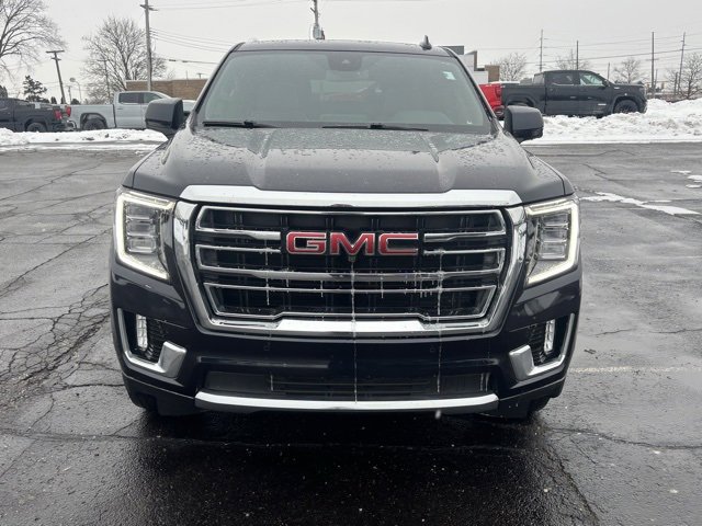 Used 2023 GMC Yukon XL SLT w/ SLT Premium Package image 2