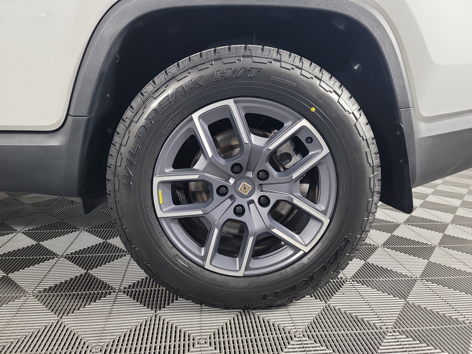 Used 2023 Rivian R1T Adventure AWD/4WD image 10