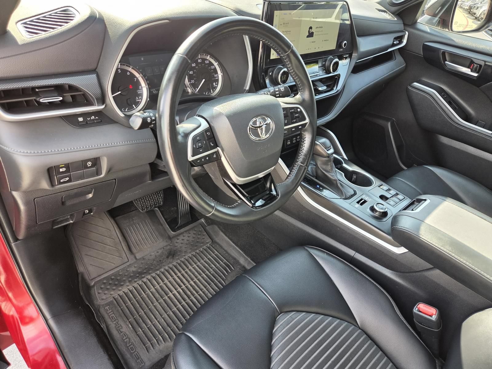 Used 2023 Toyota Highlander XSE AWD/4WD image 20