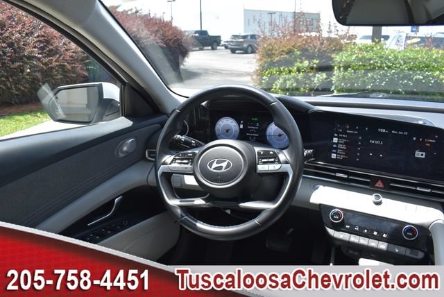 Used 2024 Hyundai Elantra Limited FWD image 27