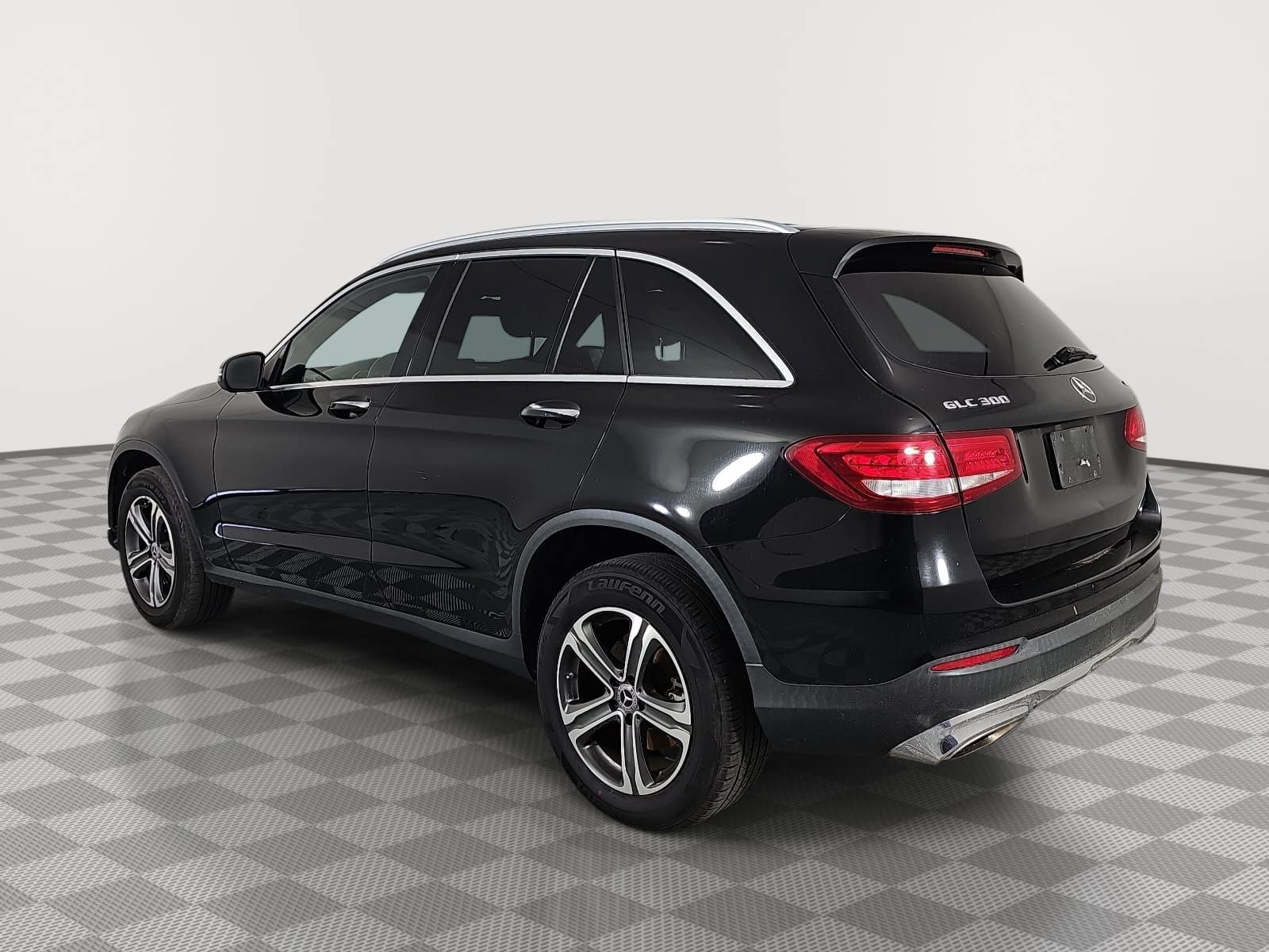 Used 2017 Mercedes-Benz GLC 300 4MATIC image 6