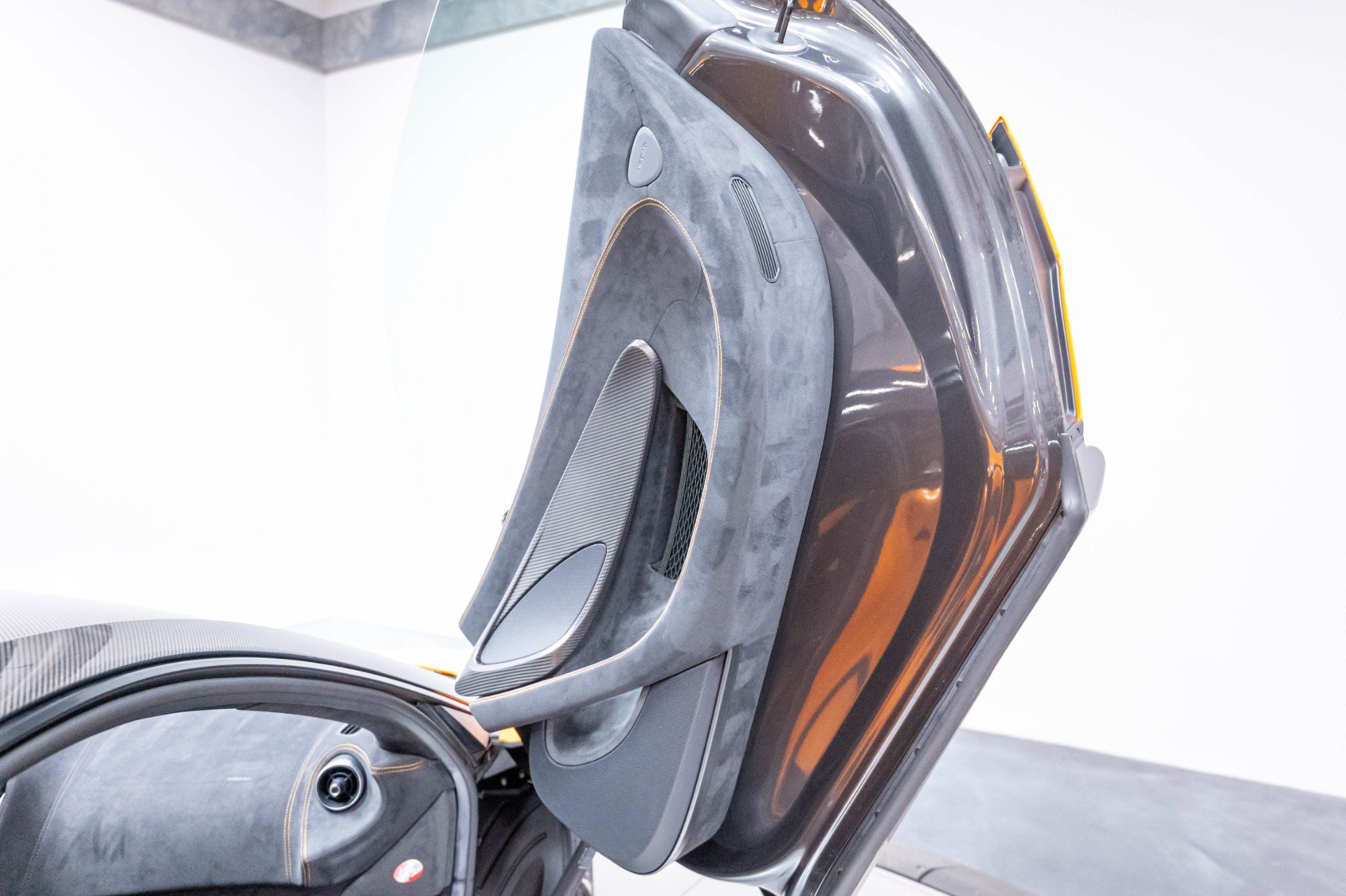 Used 2019 McLaren 600LT RWD image 21
