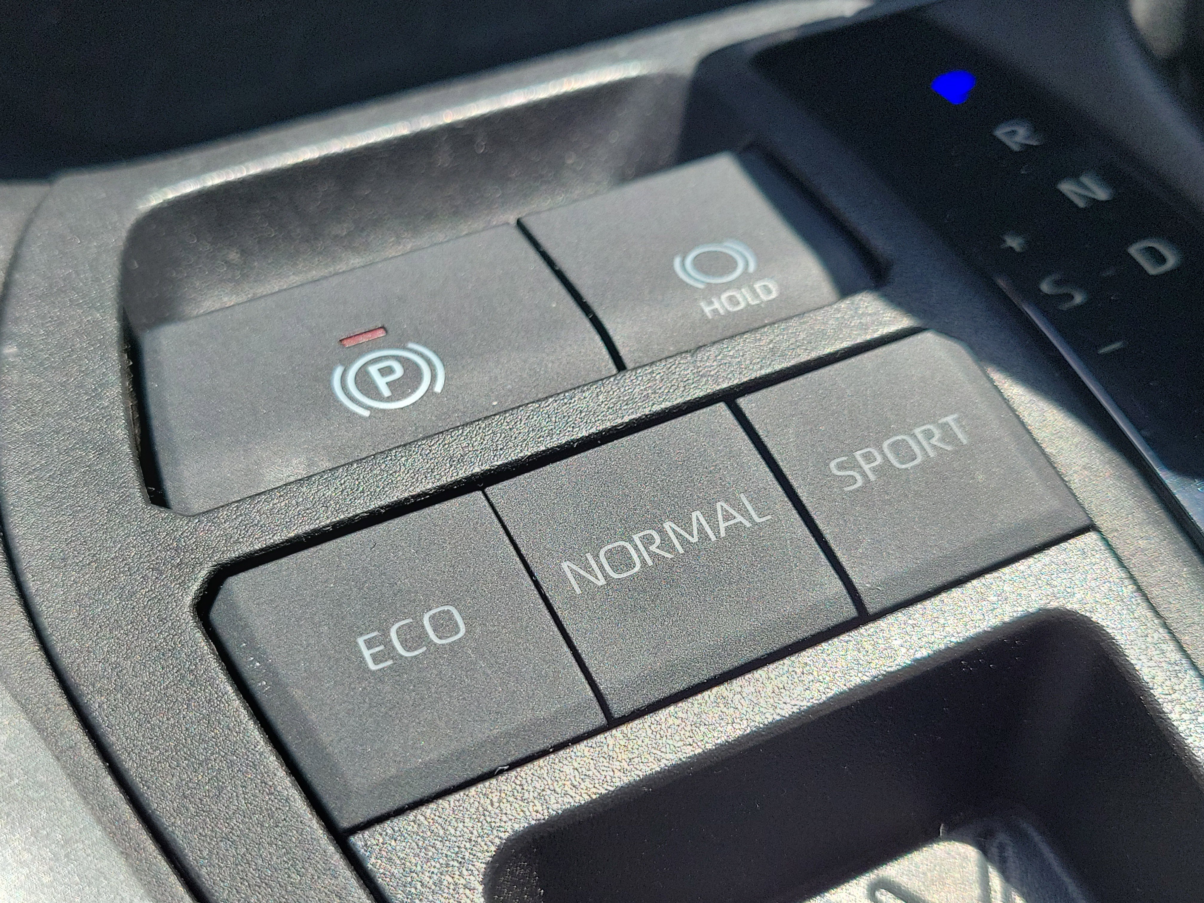 Used 2024 Toyota RAV4 XLE Premium image 30