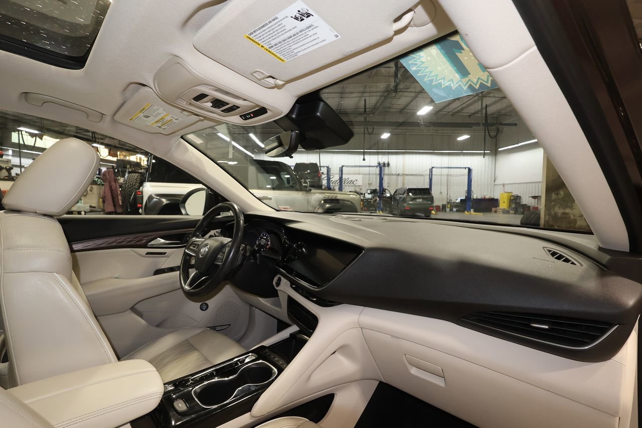 Used 2021 Buick Envision Avenir w/ Technology Package II image 28