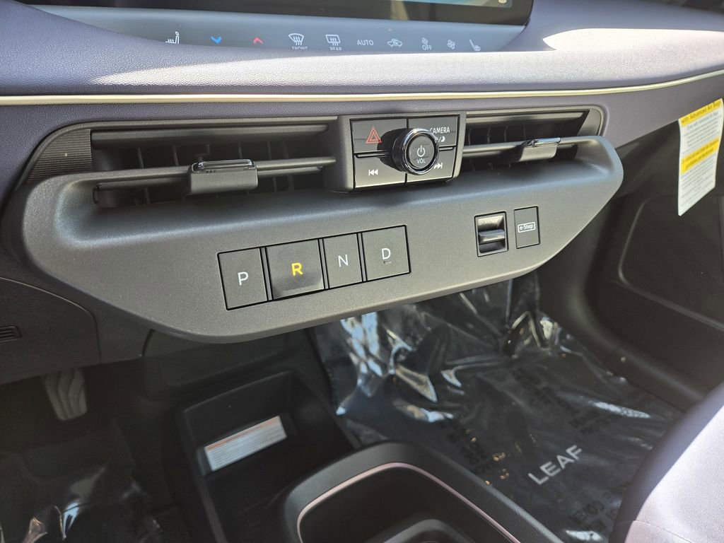 New 2026 Nissan Leaf Platinum+ w/ Illuminated Package FWD image 14